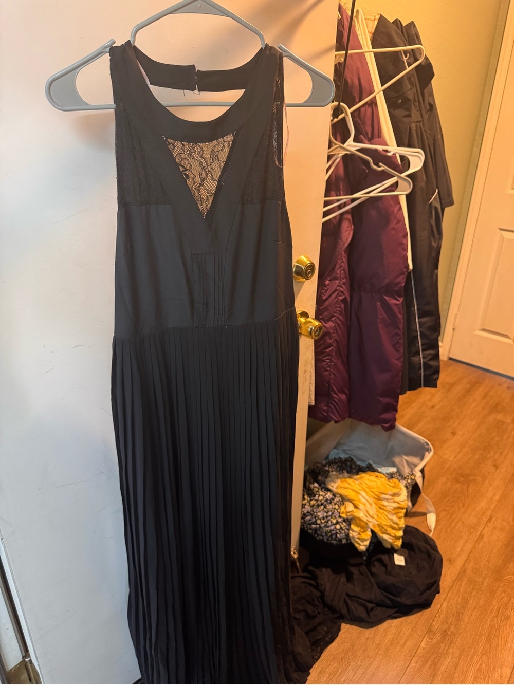 Forever 21 Black Lace-Detail Maxi Dress